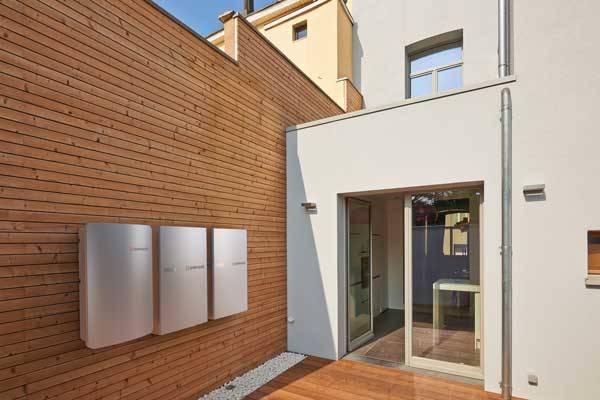 IQ-Battery-5P-Wooden-Wall-001.jpg
